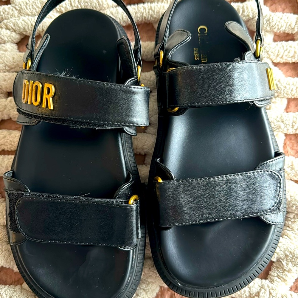 Sandalias en buen estado y buena calidad
